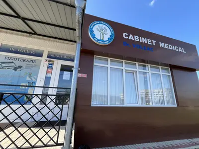 Intrarea în cabinetul DelcMed din Soroca
